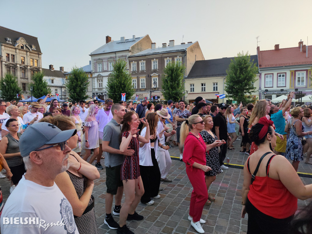 Plac Wojska Polskiego rozgrzały latynoskie rytmy
