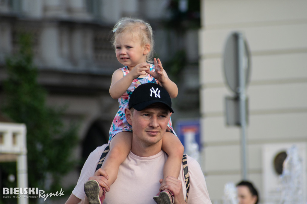 Finał Nocy Świętojańskiej na placu Wojska Polskiego