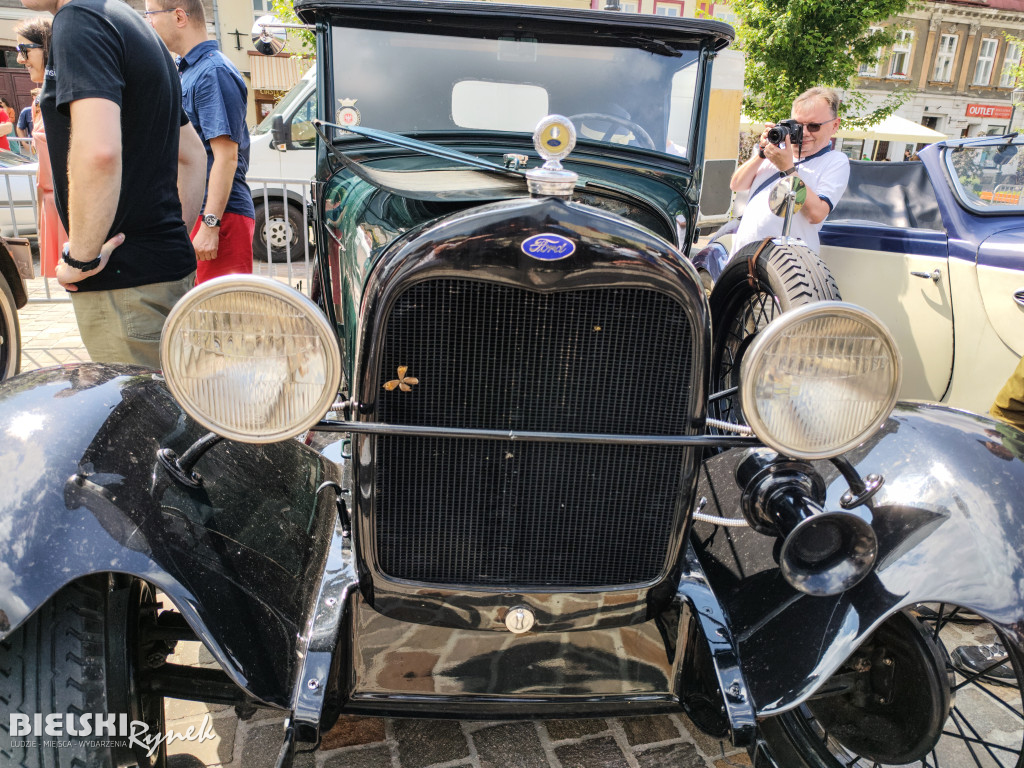 Czar dawnej motoryzacji na placu Wojska Polskiego