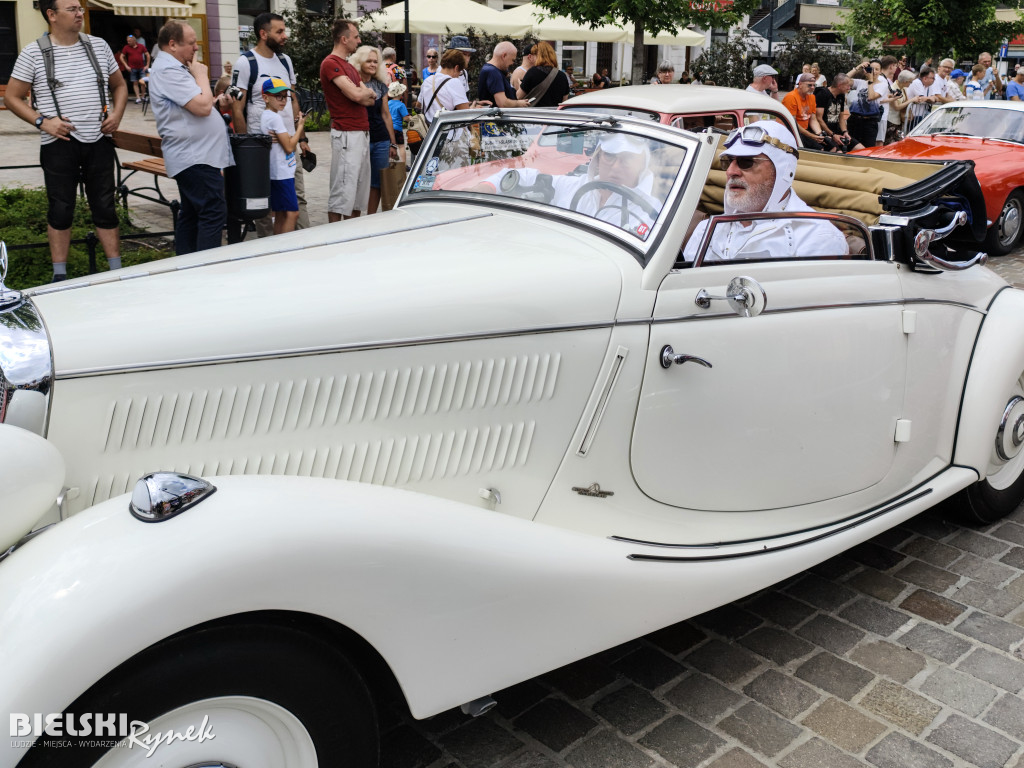 Czar dawnej motoryzacji na placu Wojska Polskiego