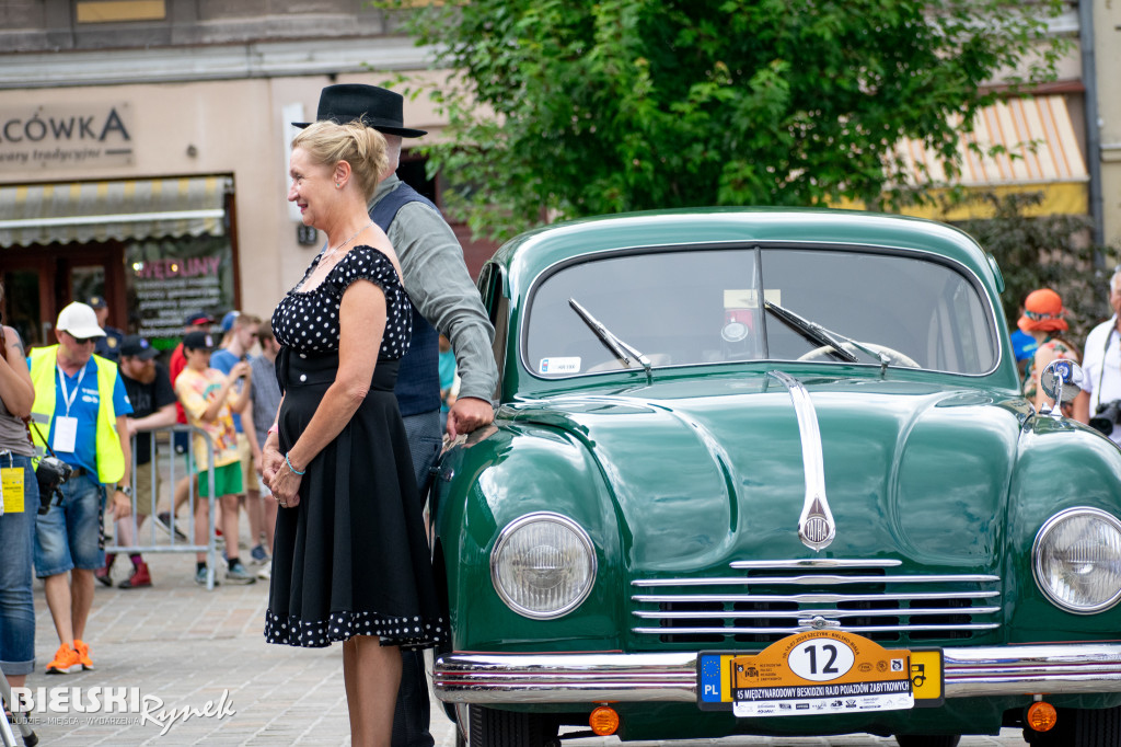 Czar dawnej motoryzacji na placu Wojska Polskiego