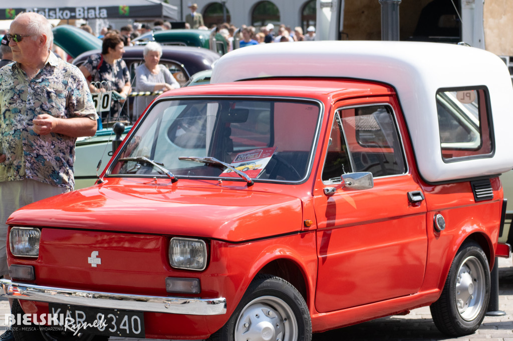 Czar dawnej motoryzacji na placu Wojska Polskiego