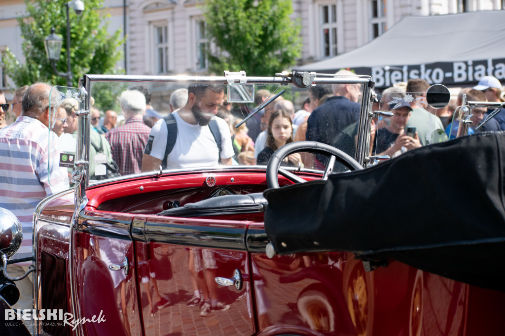 Czar dawnej motoryzacji na placu Wojska Polskiego