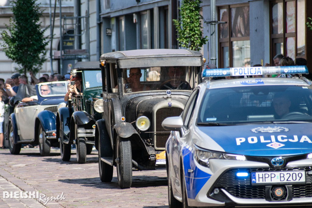 Czar dawnej motoryzacji na placu Wojska Polskiego