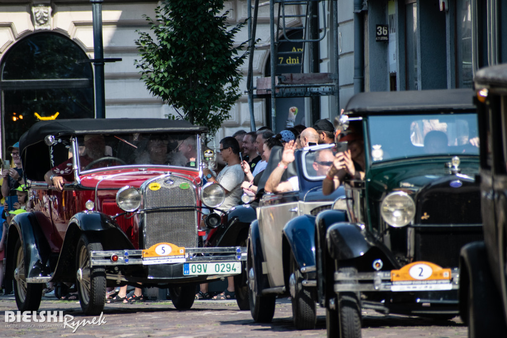 Czar dawnej motoryzacji na placu Wojska Polskiego