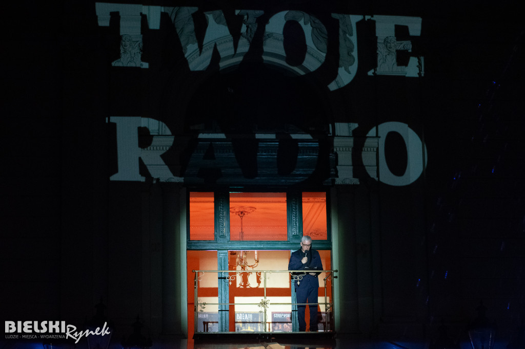 Niezapomniany koncert z okna teatralnego