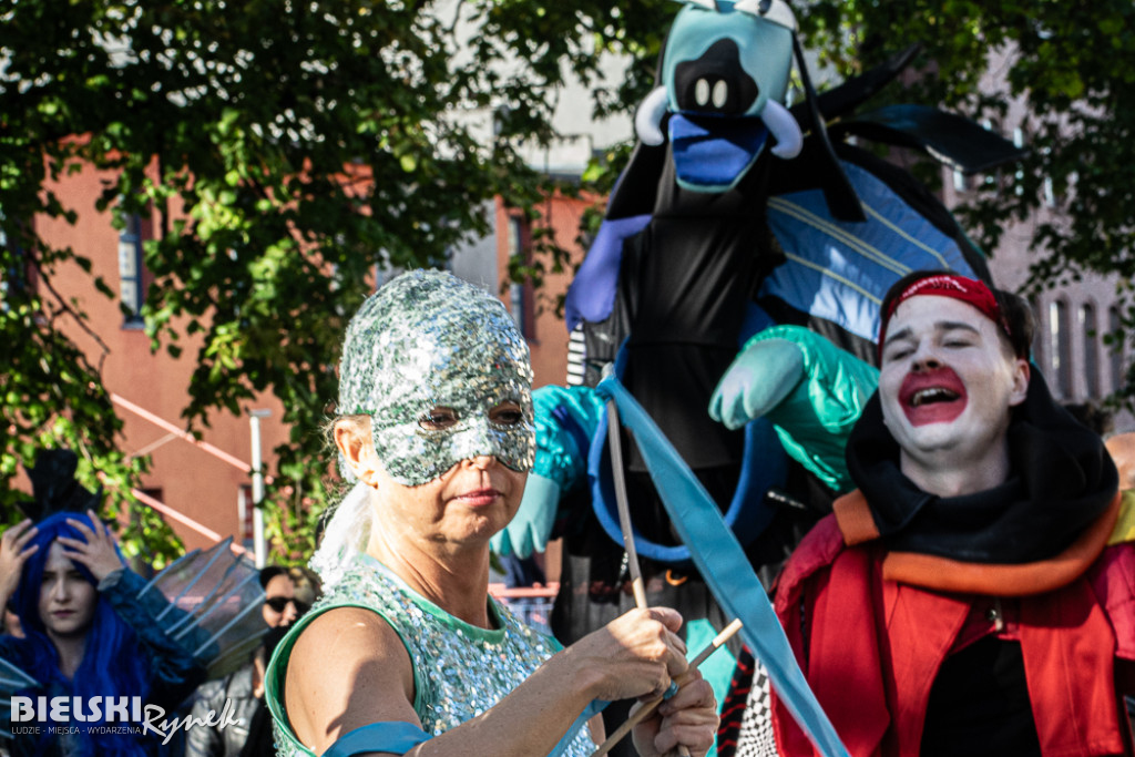 Parada festiwalowa przeszła głównym deptakiem