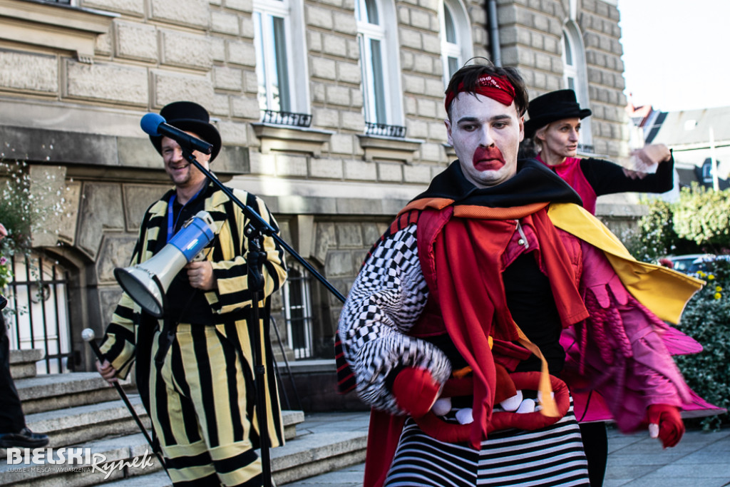 Parada festiwalowa przeszła głównym deptakiem