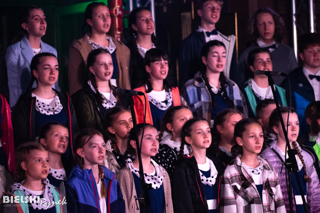 Muzyka, radość i wspólnota – tak rozpoczął się Festiwal Gospel w bielskiej katedrze