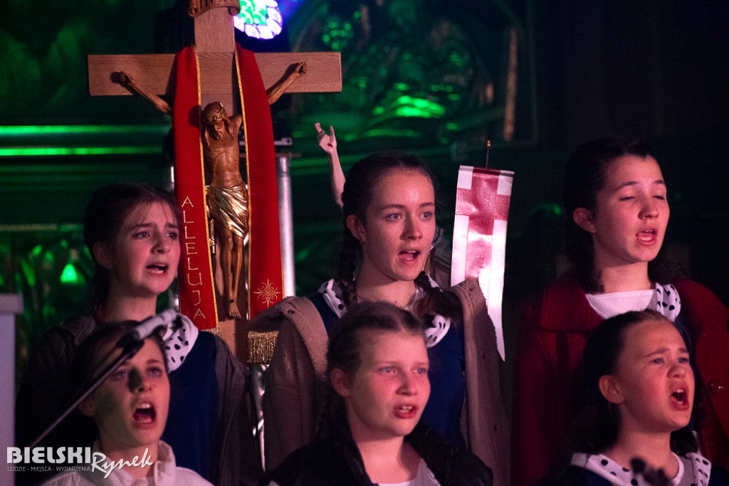 Muzyka, radość i wspólnota – tak rozpoczął się Festiwal Gospel w bielskiej katedrze