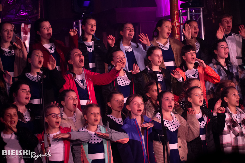 Muzyka, radość i wspólnota – tak rozpoczął się Festiwal Gospel w bielskiej katedrze