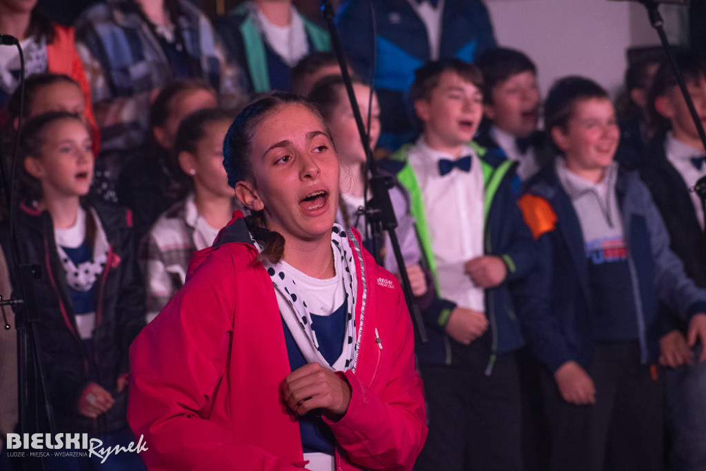Muzyka, radość i wspólnota – tak rozpoczął się Festiwal Gospel w bielskiej katedrze