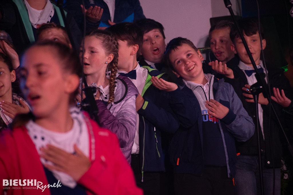 Muzyka, radość i wspólnota – tak rozpoczął się Festiwal Gospel w bielskiej katedrze