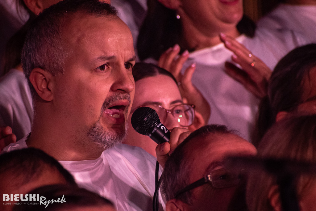 Muzyka, radość i wspólnota – tak rozpoczął się Festiwal Gospel w bielskiej katedrze