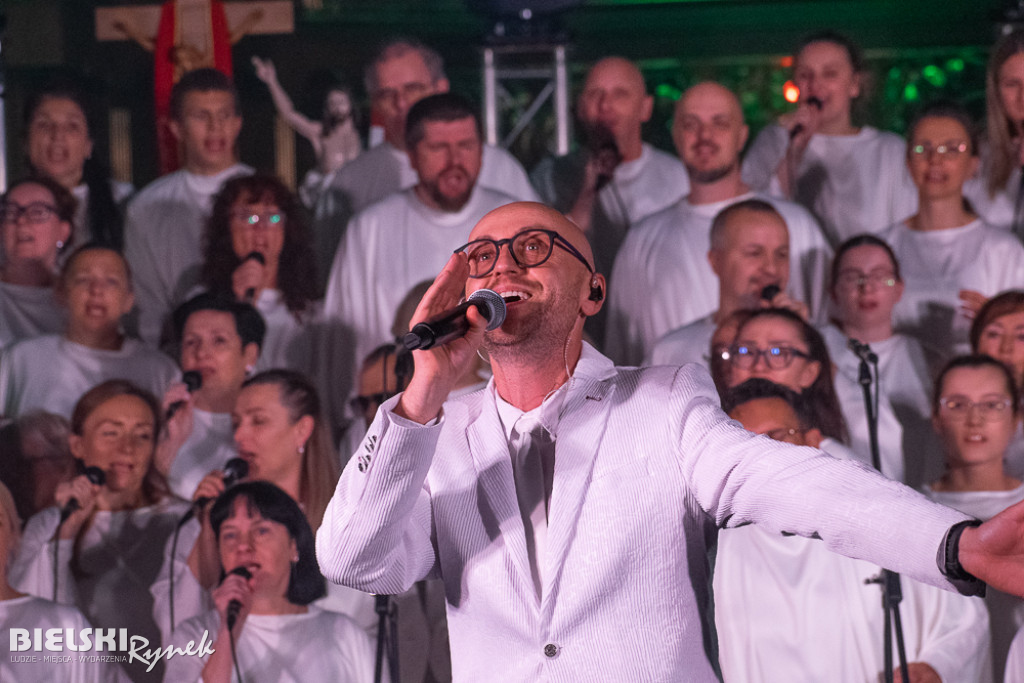 Muzyka, radość i wspólnota – tak rozpoczął się Festiwal Gospel w bielskiej katedrze