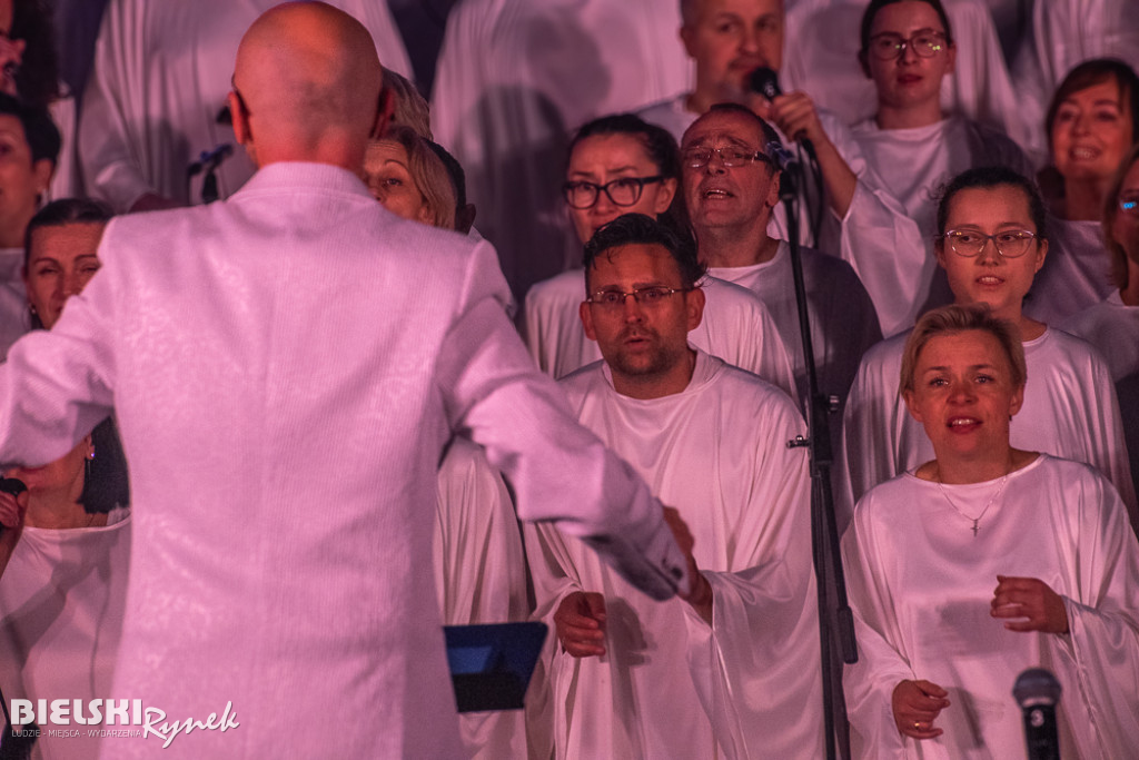 Muzyka, radość i wspólnota – tak rozpoczął się Festiwal Gospel w bielskiej katedrze