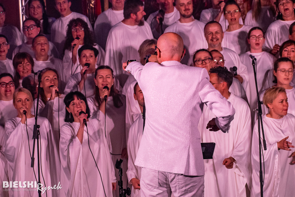 Muzyka, radość i wspólnota – tak rozpoczął się Festiwal Gospel w bielskiej katedrze