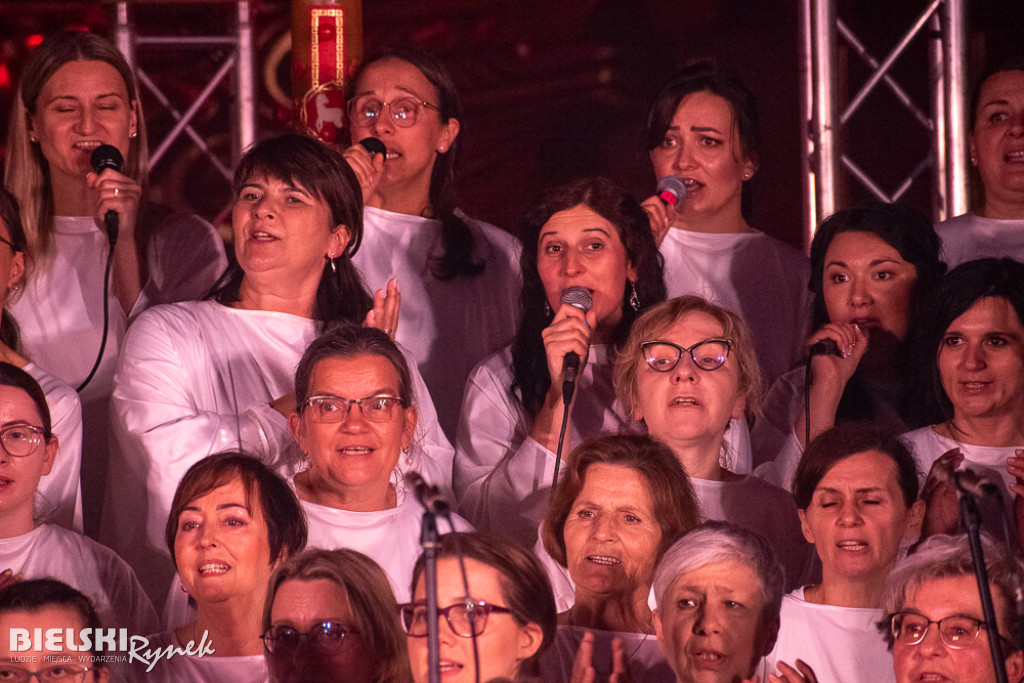 Muzyka, radość i wspólnota – tak rozpoczął się Festiwal Gospel w bielskiej katedrze