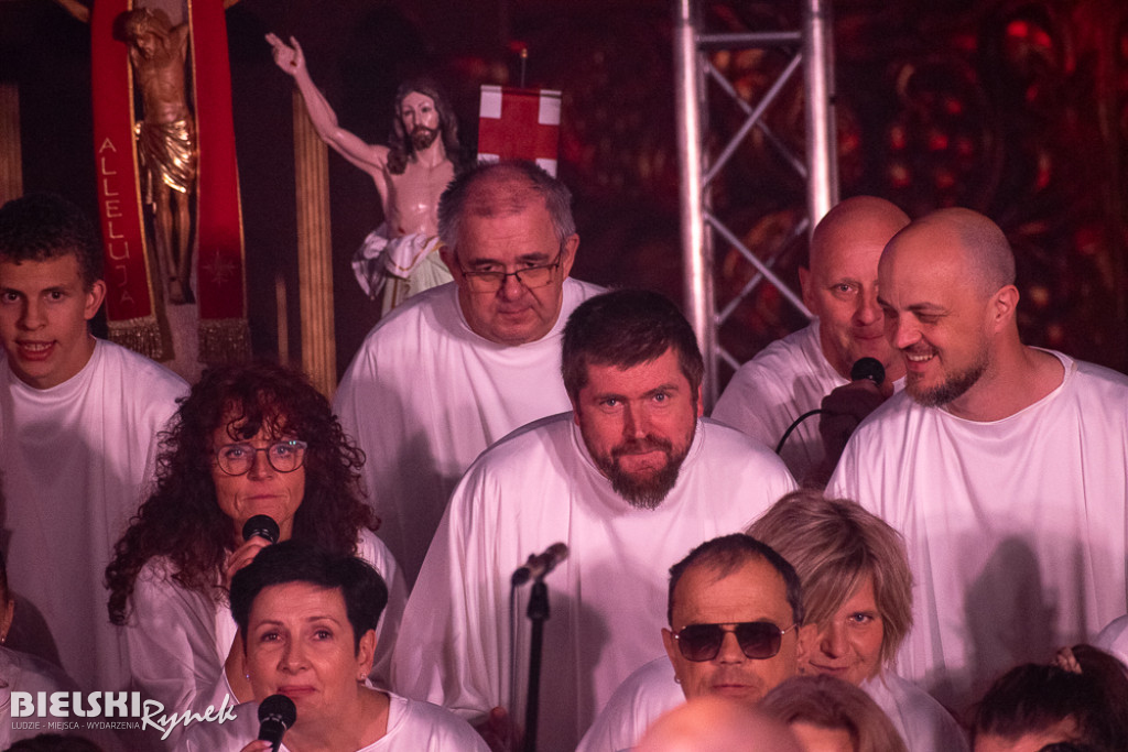 Muzyka, radość i wspólnota – tak rozpoczął się Festiwal Gospel w bielskiej katedrze