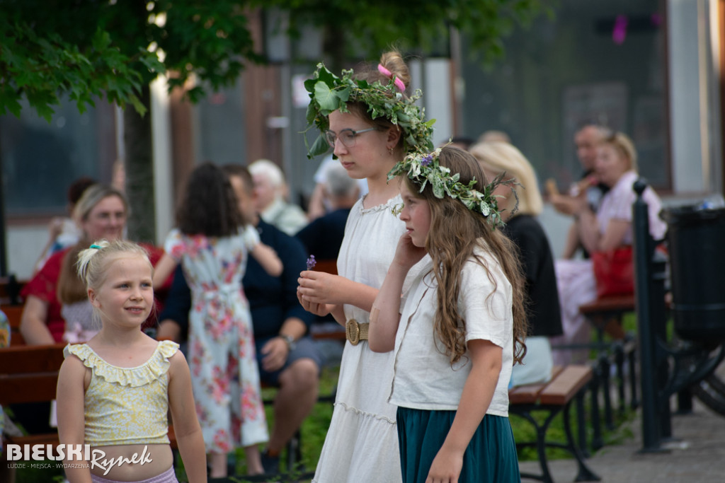 Folkowo i energetycznie podczas festiwalu świętojańskiego