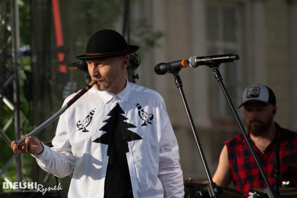 Folkowo i energetycznie podczas festiwalu świętojańskiego