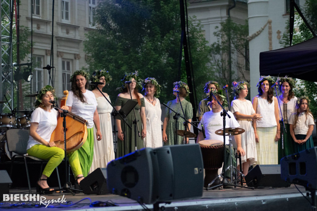 Folkowo i energetycznie podczas festiwalu świętojańskiego
