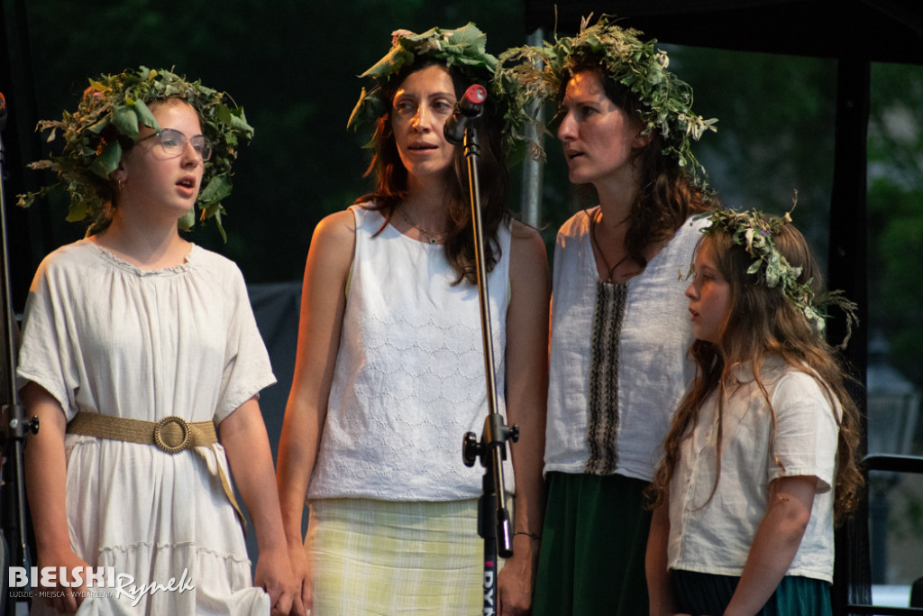 Folkowo i energetycznie podczas festiwalu świętojańskiego