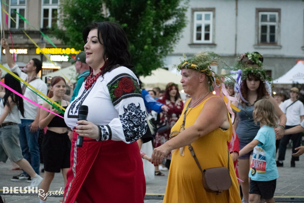 Folkowo i energetycznie podczas festiwalu świętojańskiego
