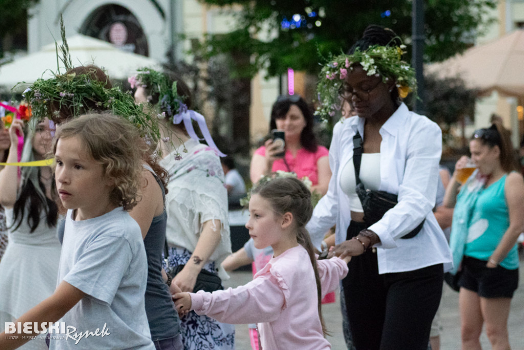 Folkowo i energetycznie podczas festiwalu świętojańskiego