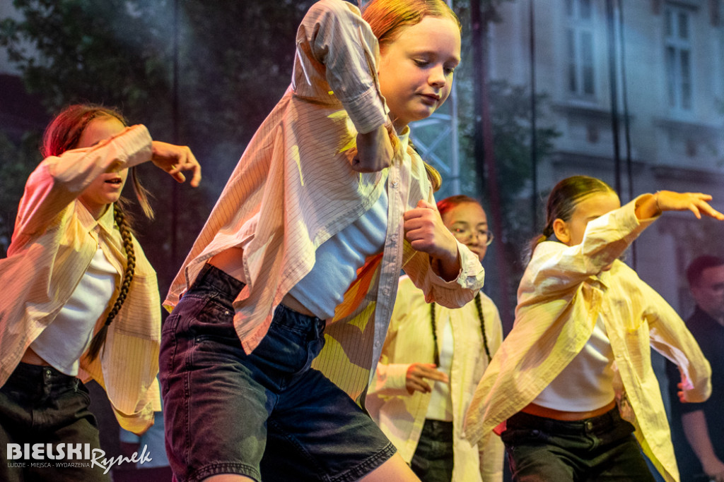 Cubana Dance Show na Placu Wojska Polskiego — taniec i energia miasta
