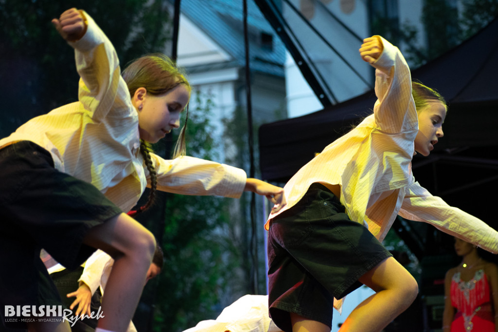 Cubana Dance Show na Placu Wojska Polskiego — taniec i energia miasta
