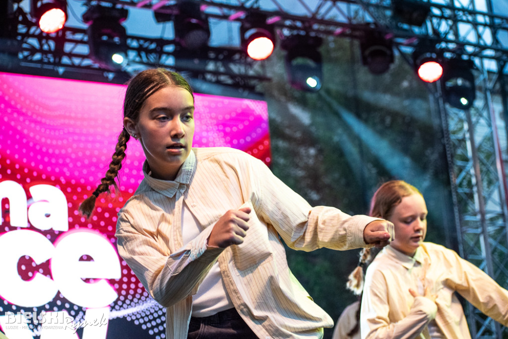 Cubana Dance Show na Placu Wojska Polskiego — taniec i energia miasta