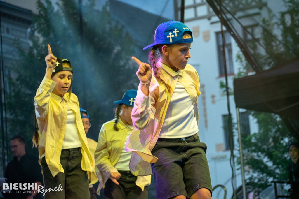 Cubana Dance Show na Placu Wojska Polskiego — taniec i energia miasta