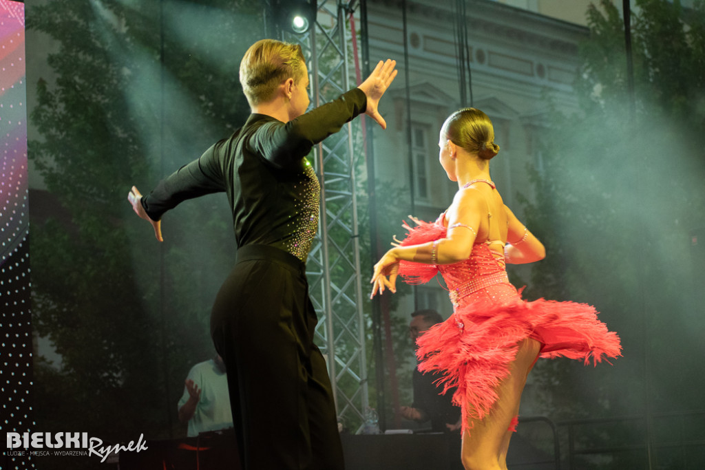 Cubana Dance Show na Placu Wojska Polskiego — taniec i energia miasta