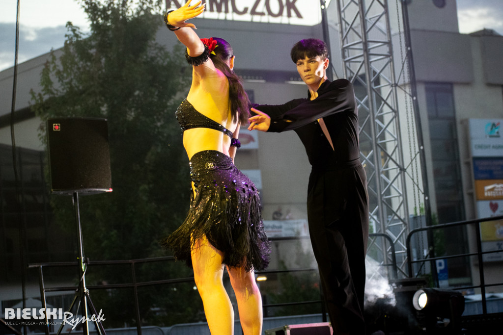 Cubana Dance Show na Placu Wojska Polskiego — taniec i energia miasta