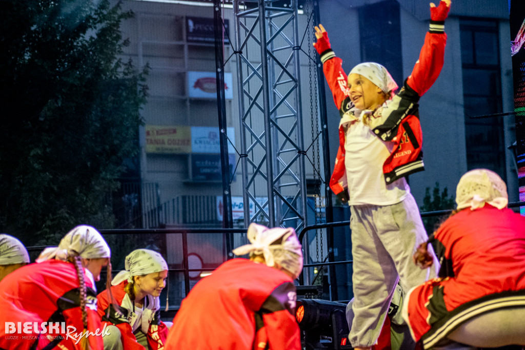 Cubana Dance Show na Placu Wojska Polskiego — taniec i energia miasta