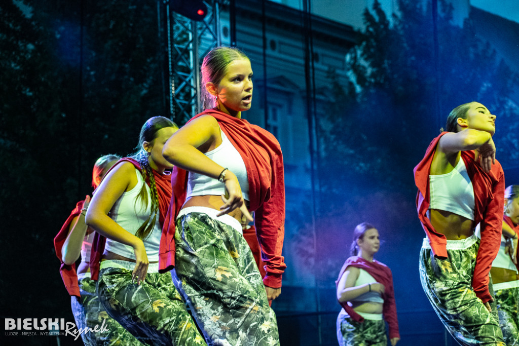 Cubana Dance Show na Placu Wojska Polskiego — taniec i energia miasta