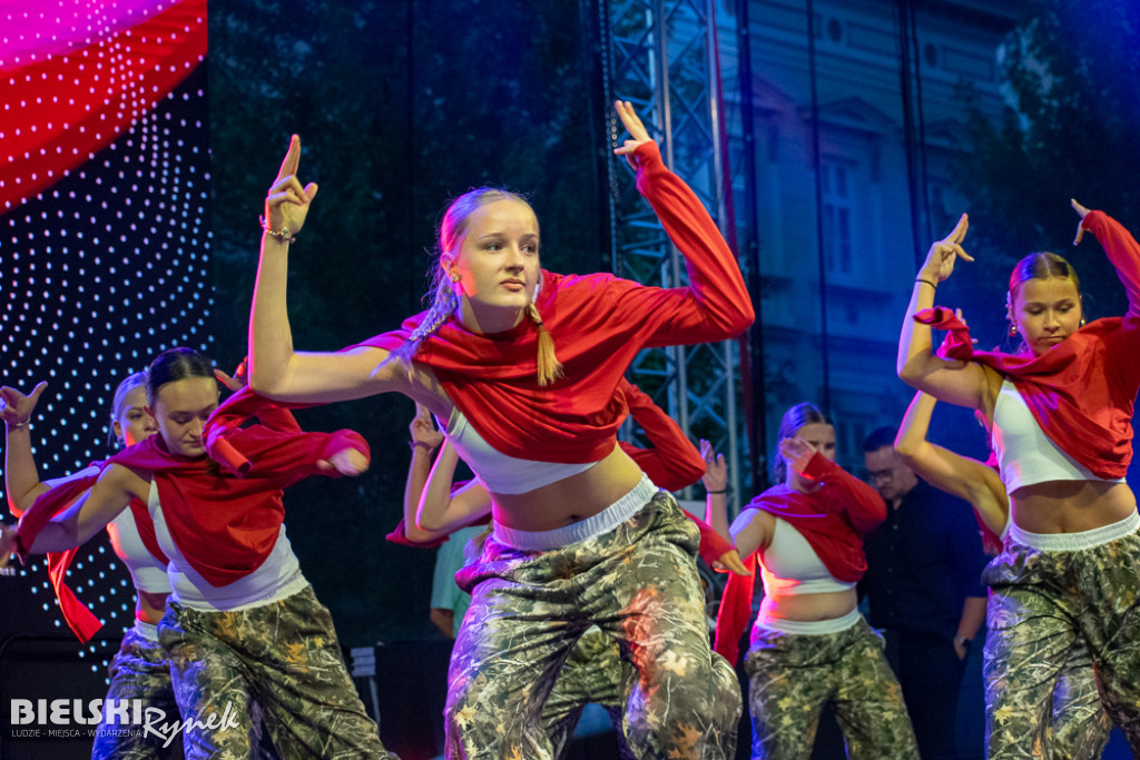 Cubana Dance Show na Placu Wojska Polskiego — taniec i energia miasta
