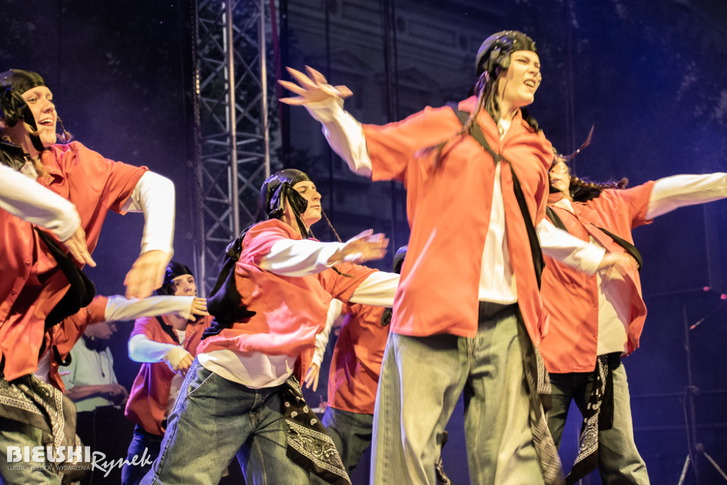 Cubana Dance Show na Placu Wojska Polskiego — taniec i energia miasta
