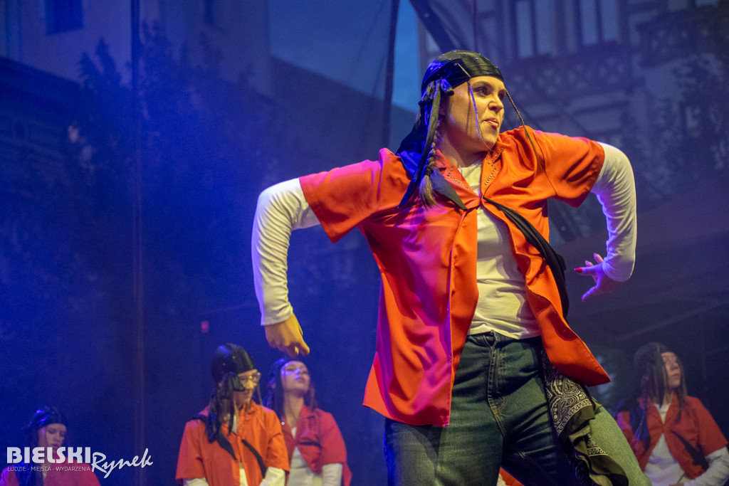 Cubana Dance Show na Placu Wojska Polskiego — taniec i energia miasta