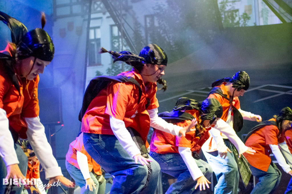 Cubana Dance Show na Placu Wojska Polskiego — taniec i energia miasta