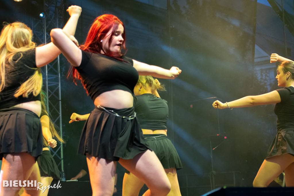 Cubana Dance Show na Placu Wojska Polskiego — taniec i energia miasta