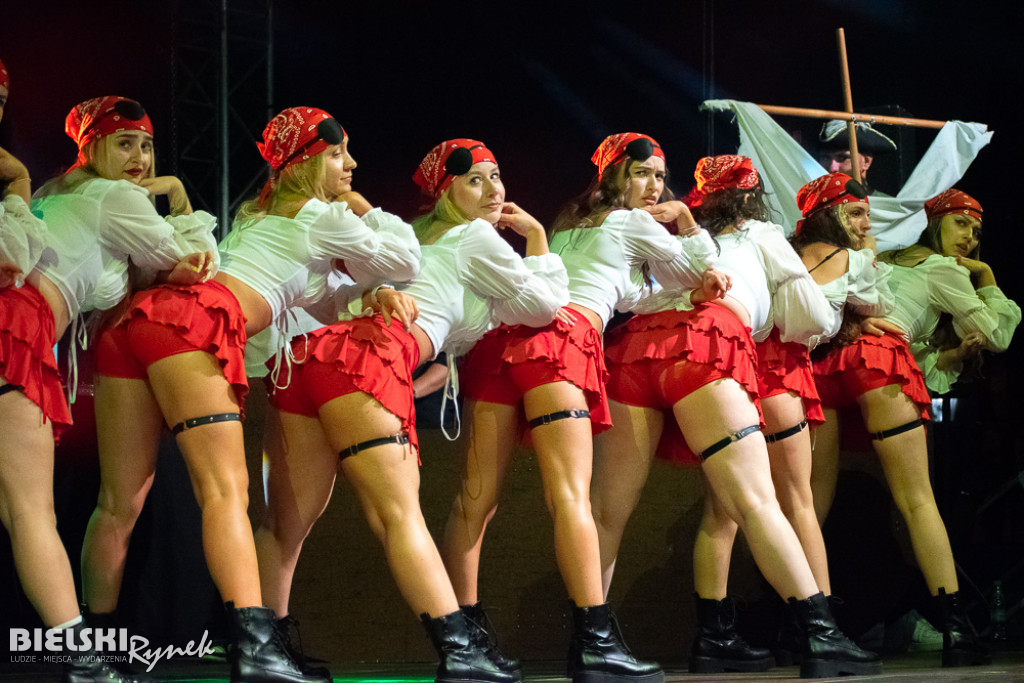 Cubana Dance Show na Placu Wojska Polskiego — taniec i energia miasta