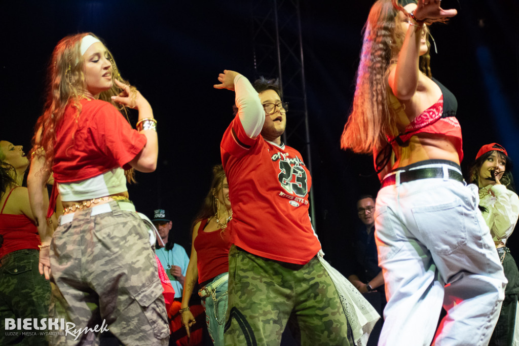 Cubana Dance Show na Placu Wojska Polskiego — taniec i energia miasta