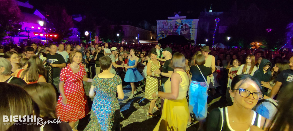 Złote lata swingu wybrzmiały na placu Wojska Polskiego