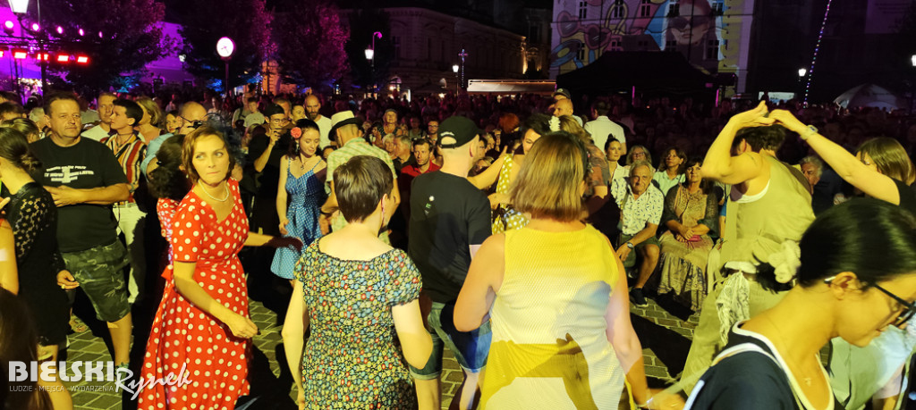 Złote lata swingu wybrzmiały na placu Wojska Polskiego