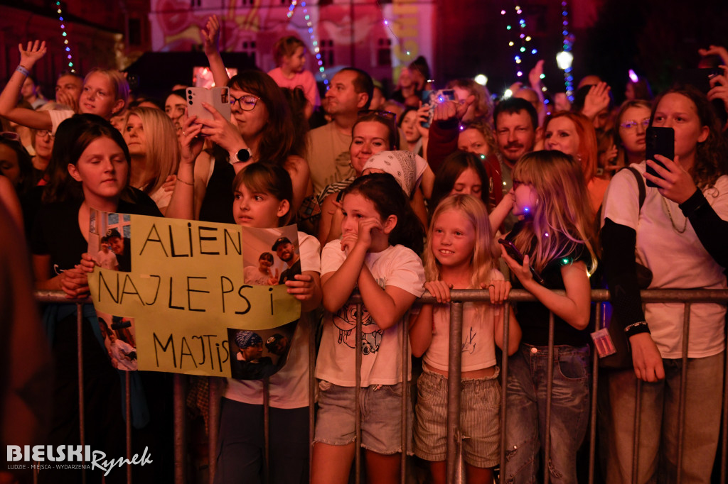 Alien x Majtis na placu Wojska Polskiego