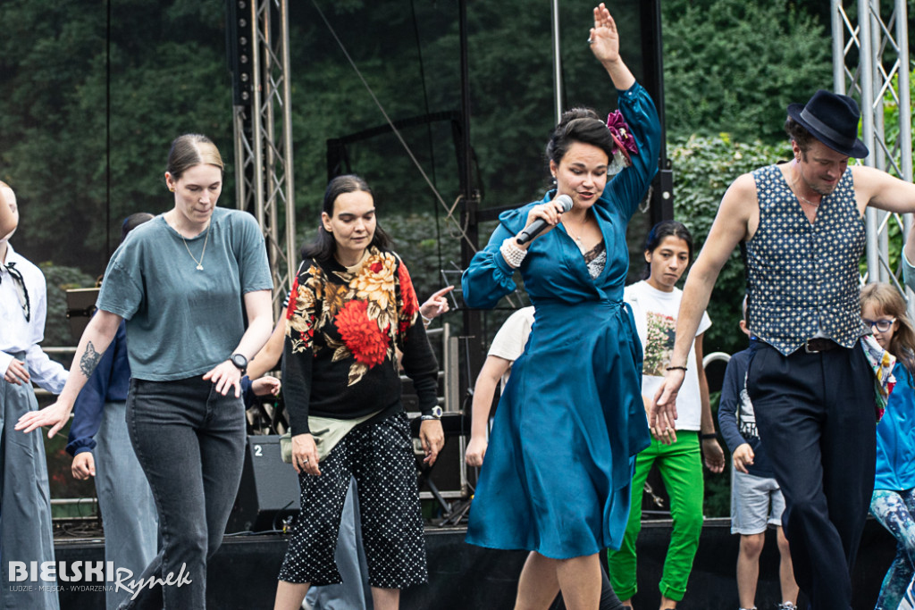 Rodzinny piknik SpLATA i koncert grupy 2B Voice