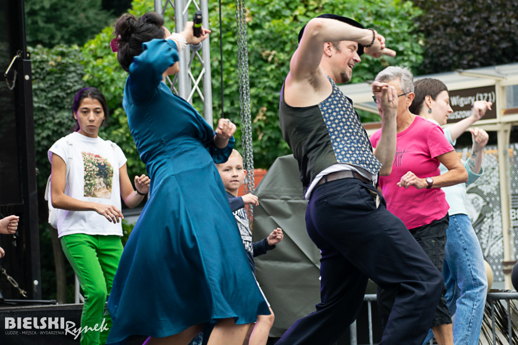 Rodzinny piknik SpLATA i koncert grupy 2B Voice