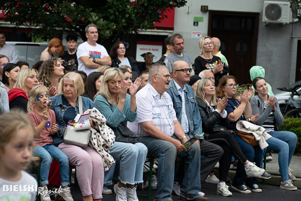 Rodzinny piknik SpLATA i koncert grupy 2B Voice